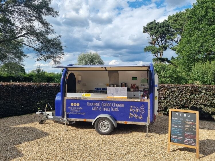 PREMIUM EVENTS-LED FOOD FRANCHISE Photo 2
