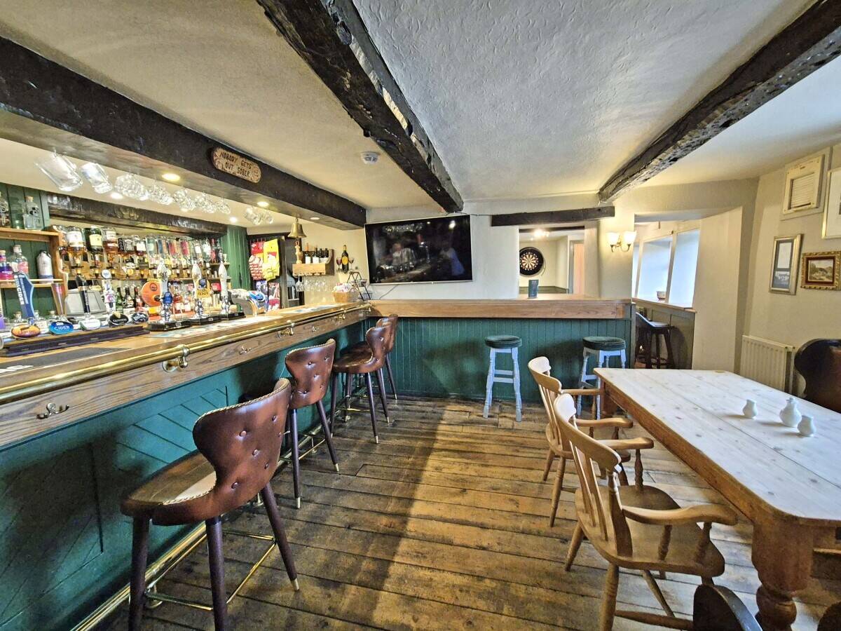 CUMBRIA - EDGE OF NATIONAL PARK DESTINATION PUB WITH VILLAGE SHOP/POST OFFICE Photo 2
