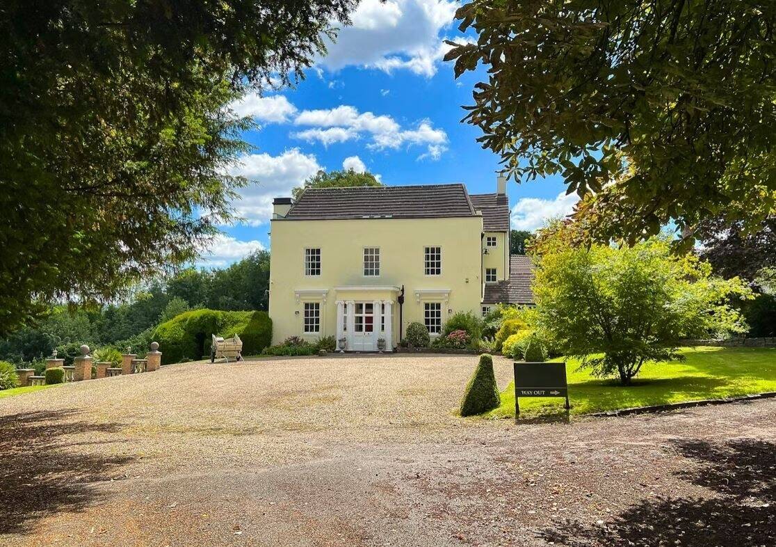 High Performing Large Country House Holiday Let