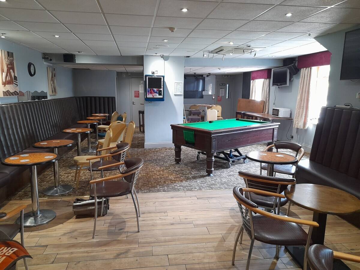BLAENAU GWENT - SUBSTANTIAL AND WELL APPOINTED COMMUNITY PUB & FUNCTION VENUE WITH LARGE TRADING ARE