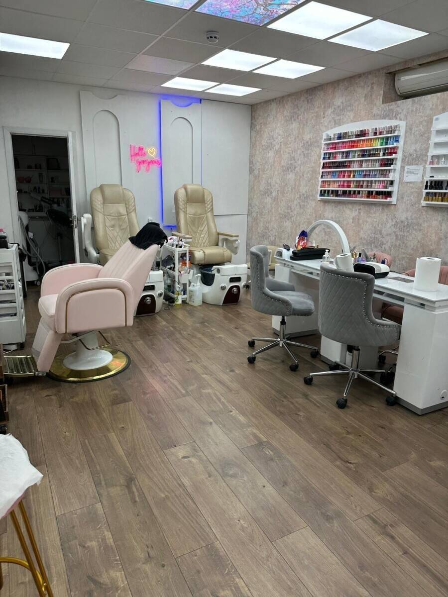 Beauty salon & nail salon for sale