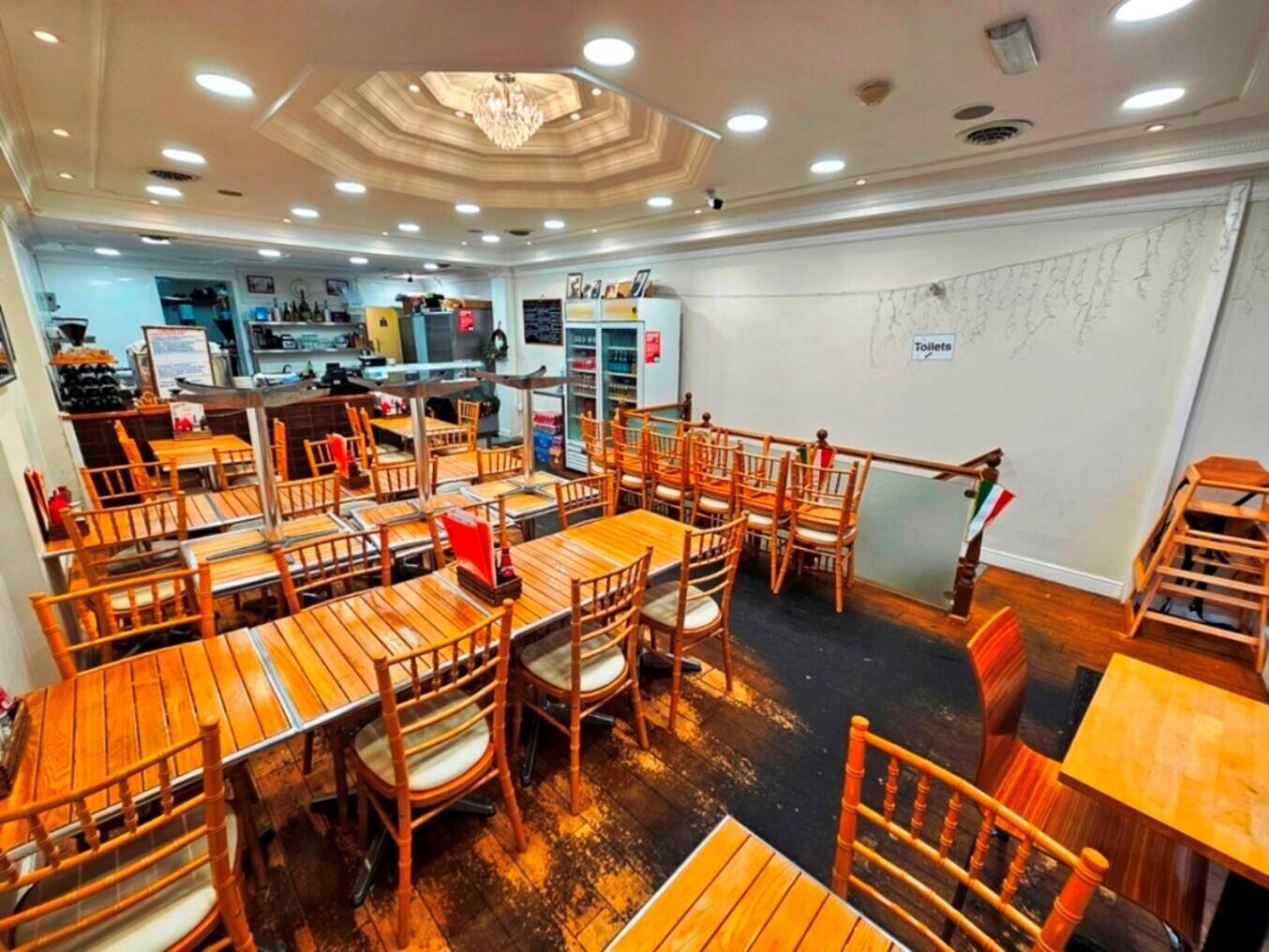 CAFÉ FOR SALE IN HIGHBURY, LONDON Photo 2