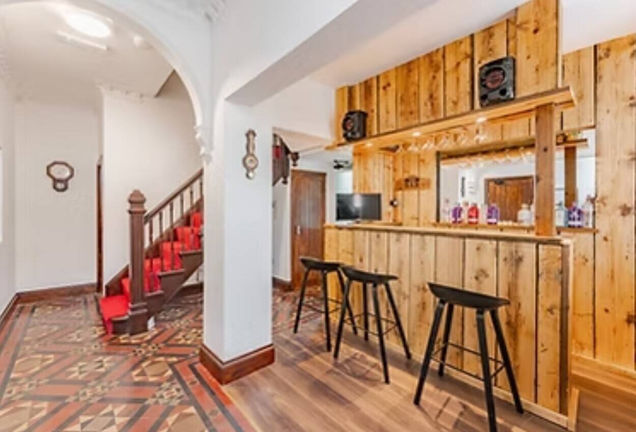 Luxury Holiday Home With Separate Annexe / Owners Accommodation - Flexible Seller Photo 3