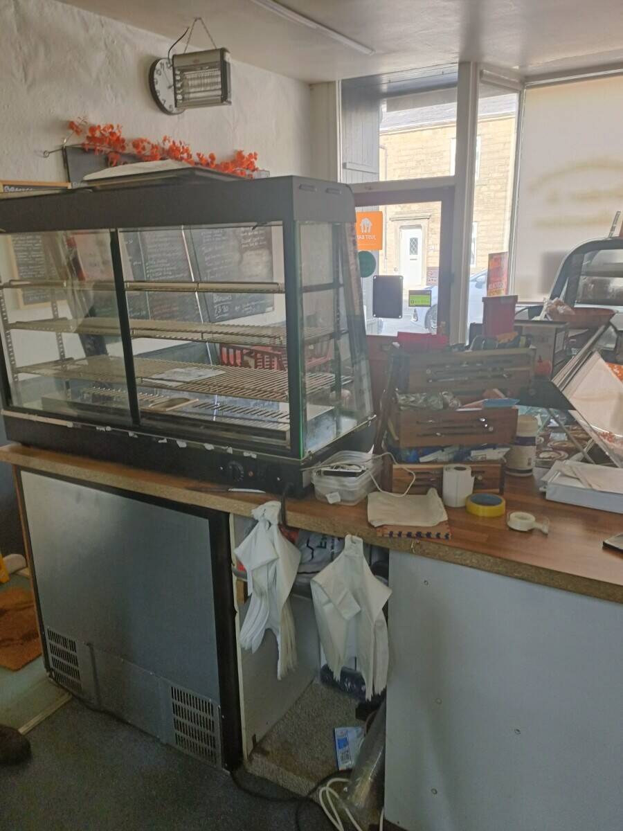 Very busy main road hot & cold Sandwich takeaway business. Photo 2