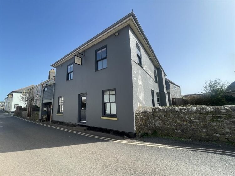 Charming Boutique Guest House set in the heart of the South Hams For Sale in Kingsbridge Photo 2