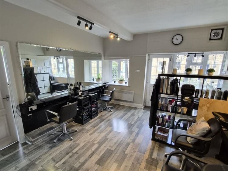 Beauty, Therapy & Tanning For Sale in Harrogate Photo 2