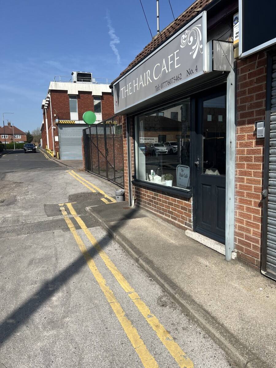 HIGH FOOTFALL HAIR SALON IN THE HEART OF ARNOLD, NOTTINGHAM ‘FOR SALE’ Photo 2
