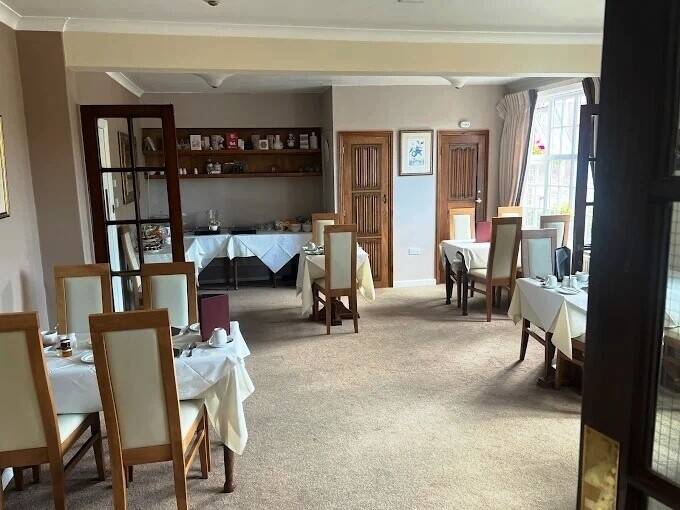 4-STAR BED & BREAKFAST / GUEST HOUSE - FOR SALE - BOGNOR REGIS WEST SUSSEX Photo 2