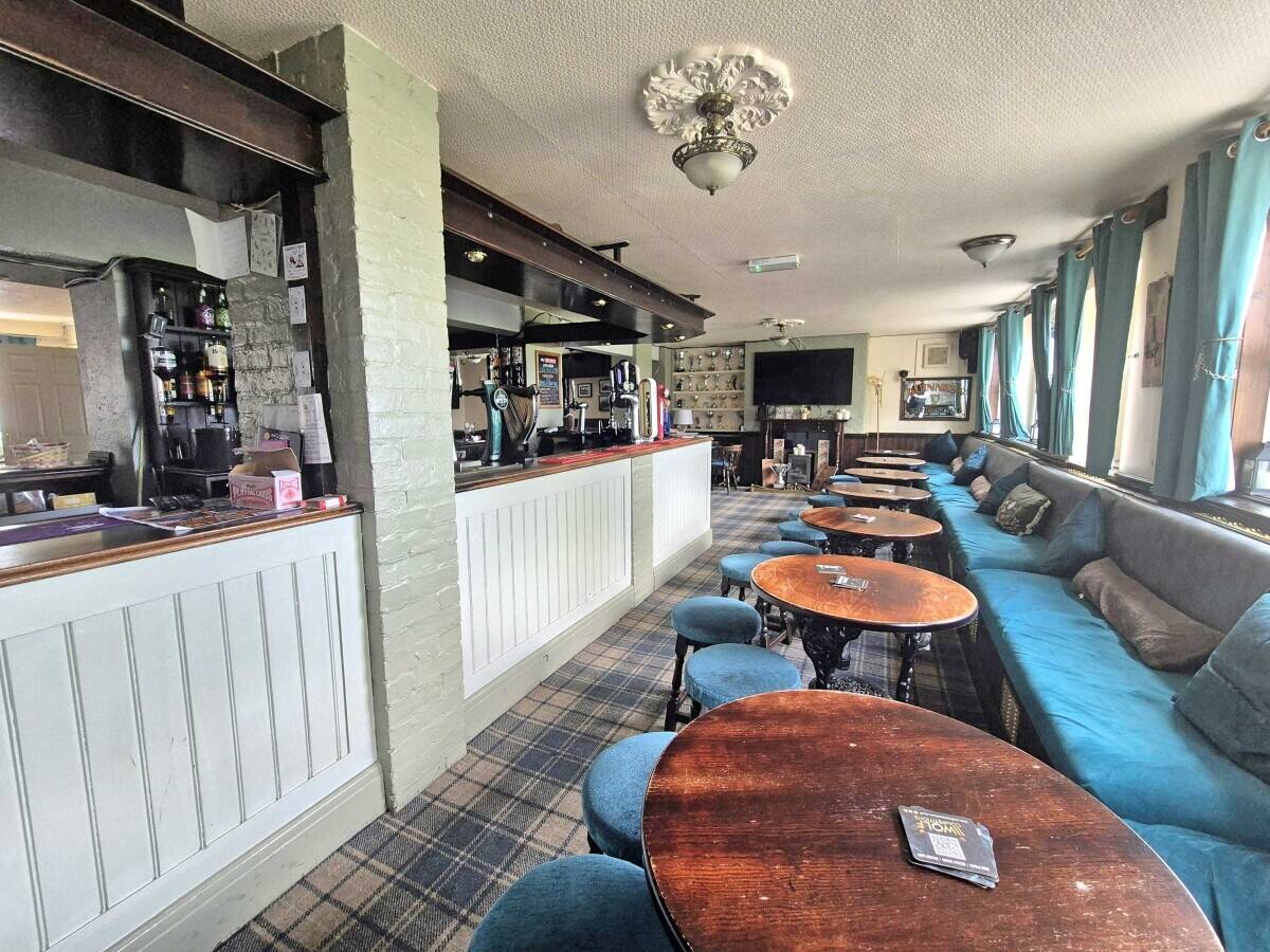 COUNTY DURHAM - VILLAGE WET LED PUB WITH SPACIOUS OWNERS ACCOMMODATION Photo 2
