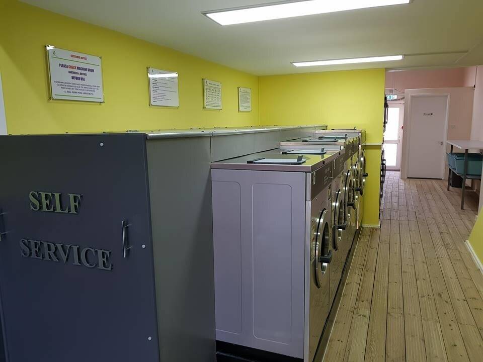 Fully Fitted Laundrette & Cafe/takeaway