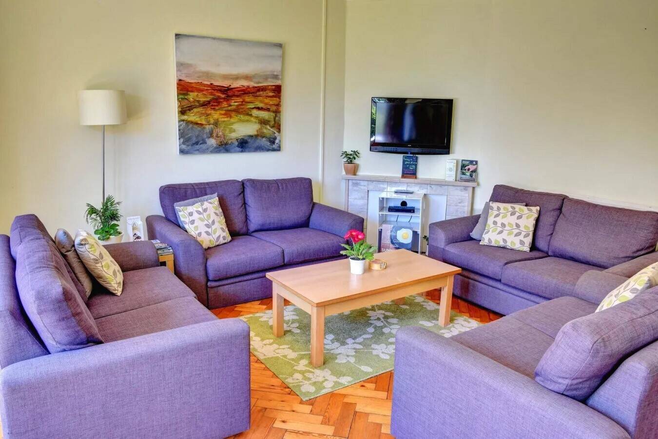 YHA BEER - 8/10 BEDROOM HOSTEL IN PICTURESQUE EAST DEVON VILLAGE ON JURASSIC COAST Photo 2