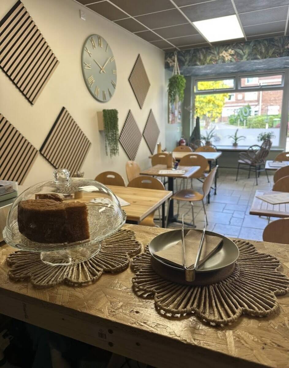 Busy Café Opportunity – Manchester, Stockport Photo 2
