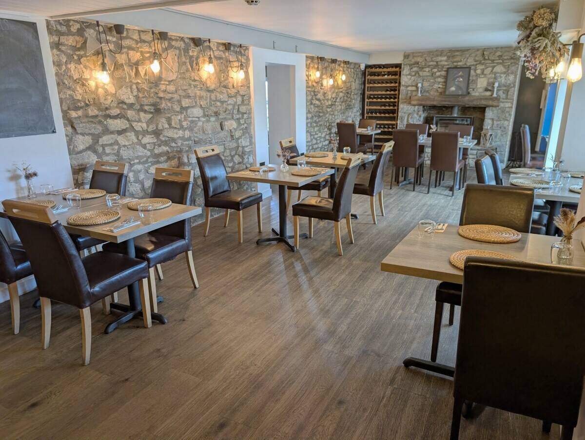 VALE OF GLAMORGAN - WELL-APPOINTED PUB/RESTAURANT