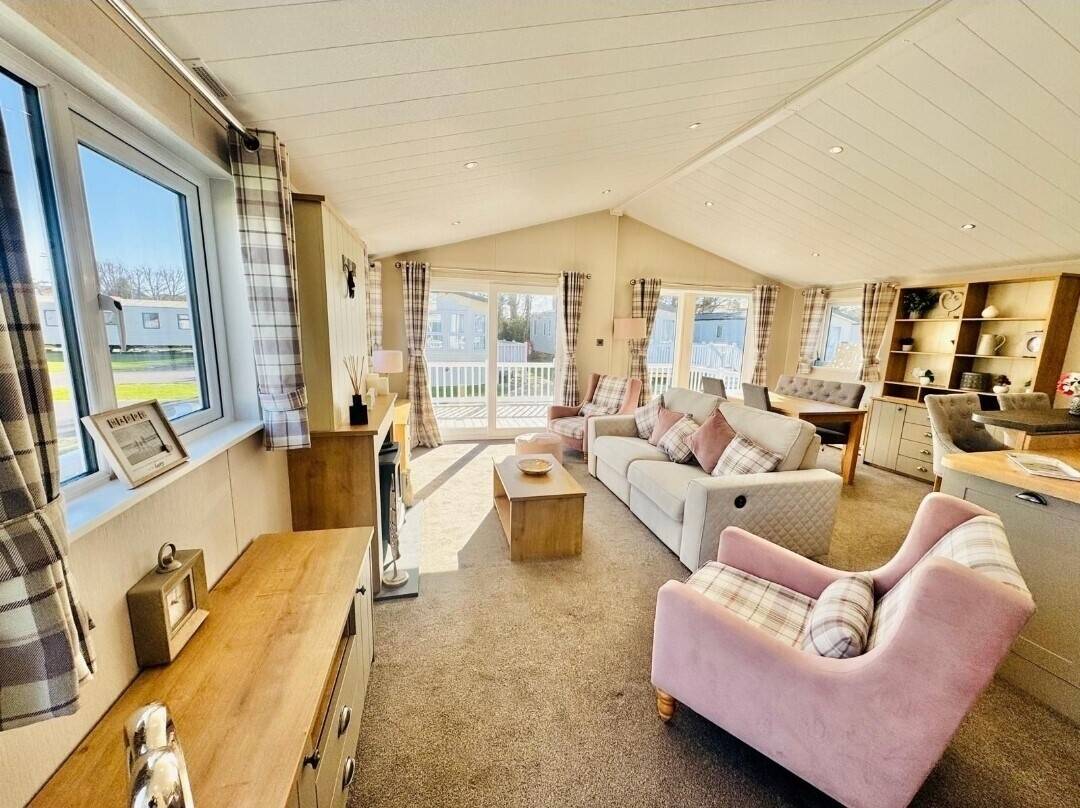 Luxury Lodge Holiday Let Business for Sale – Walton-on-the-Naze - £199,000 Photo 2