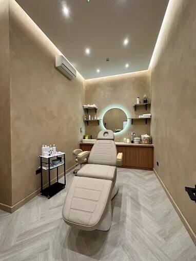 Profitable Aesthetic / Beauty Clinic for Sale – High Revenue, Ready to Scale