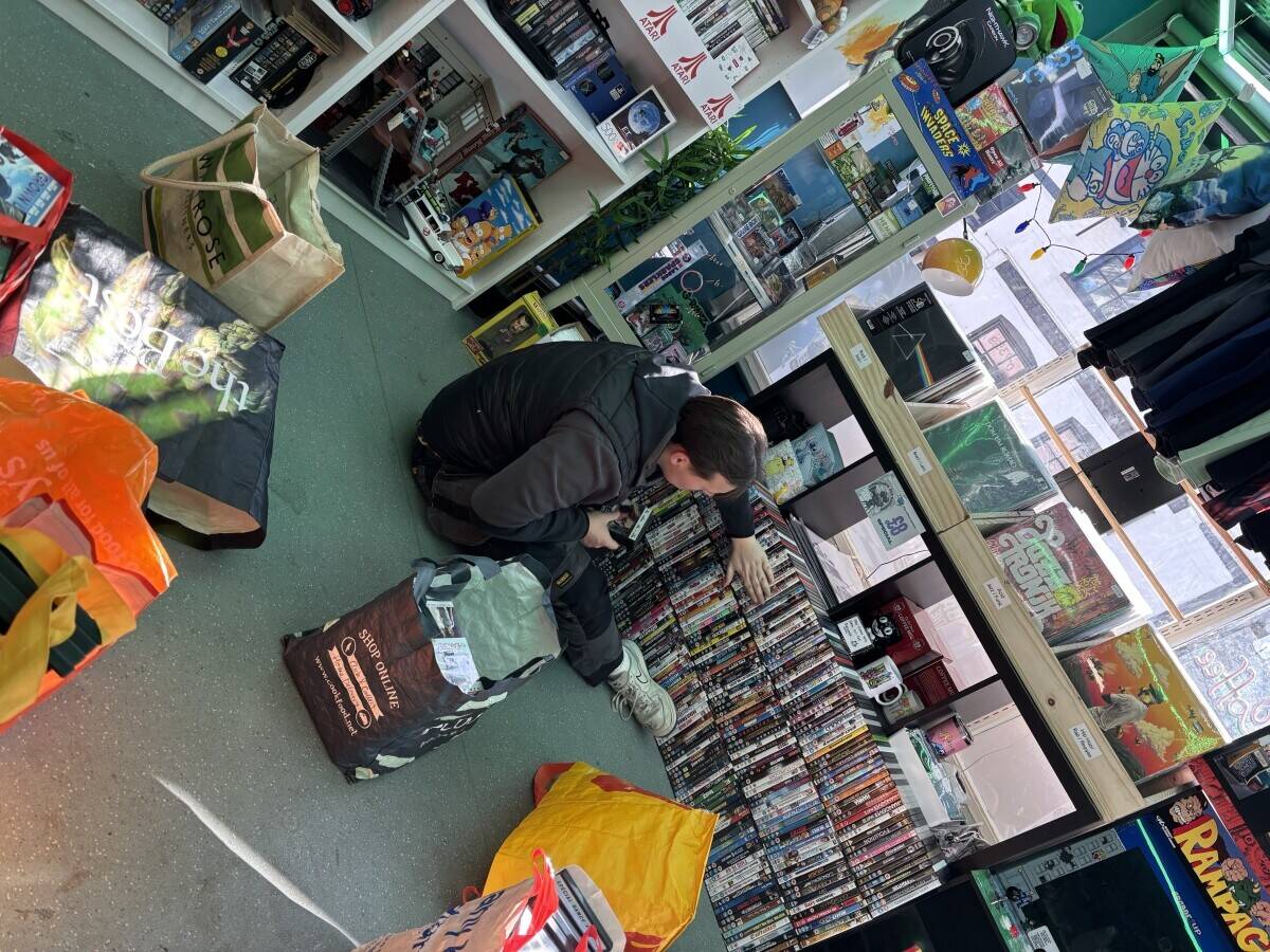 RETRO GAMING / MUSIC / COFFEE STORE – £32,995 ONO 🔥