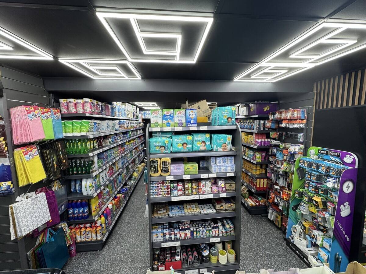 Busy Supermarket &ndash; High Sales & Prime Location