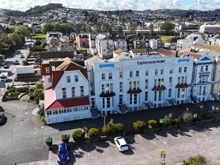 Prime seafront hotel within Torbay’s established resort of Paignton For Sale in Paignton Photo 2