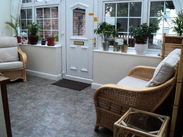Freehold Old Established Bed & Breakfast for Sale Photo 2