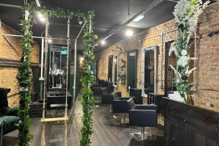 Thriving Hair Salon - Kent Photo 2