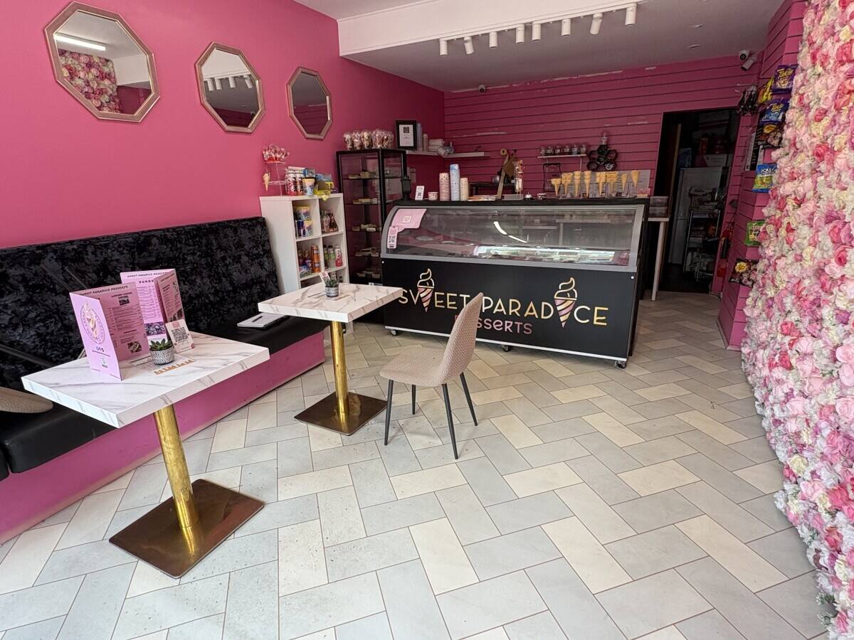 City Centre Fully Refurbished Dessert and Ice cream Parlour Business Ref 2012 Photo 2