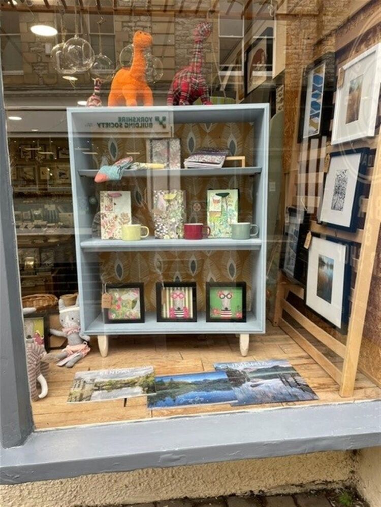 INDEPENDENT GIFT SHOP