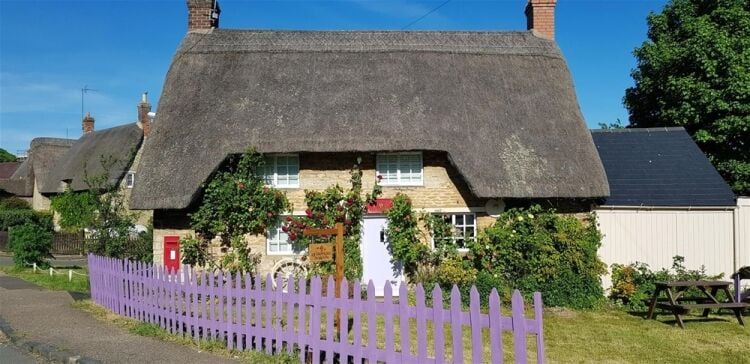 QUAINT TEAROOM