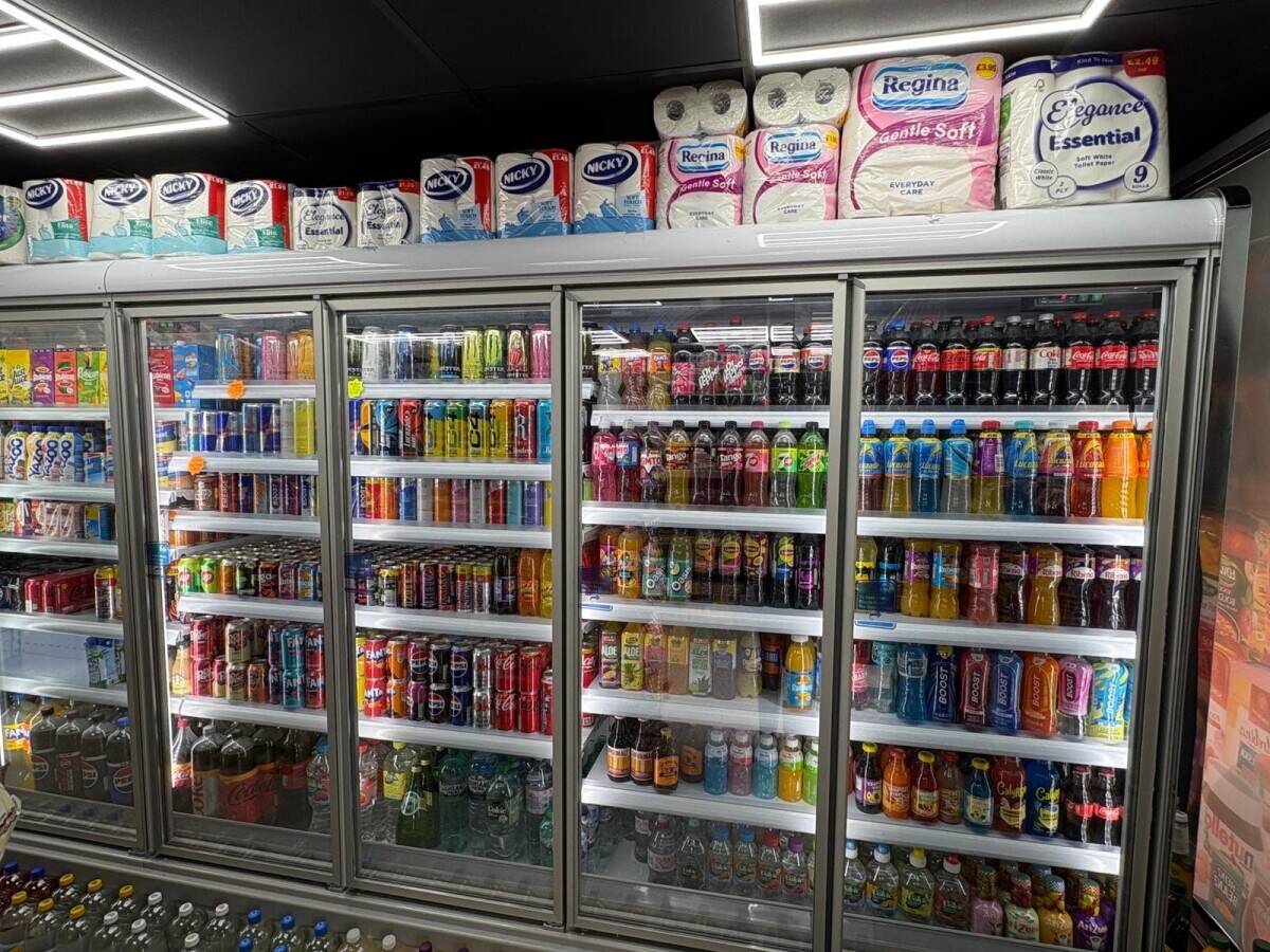 OFF-LICENCE LEASE FOR SALE IN BUSY LOCATION IN SOUTHAMPTON WITH HIGH POTENTIAL TO INCREASE SALES. Photo 2