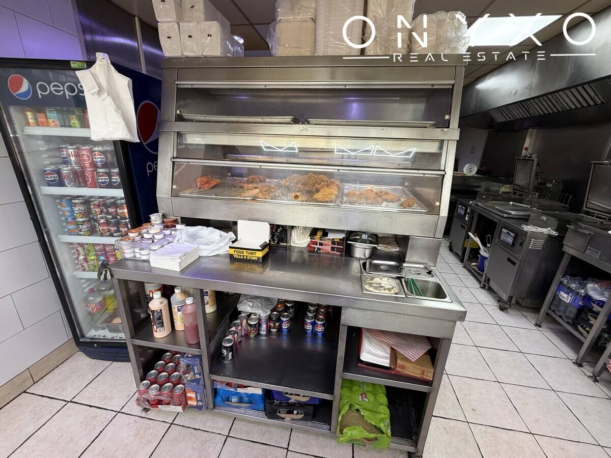 Established Pizza & Chicken Takeaway for Sale near Southall Photo 1