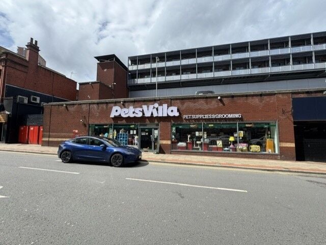 Leasehold Retail Unit Located In The Arcadian Centre, Birmingham Photo 2