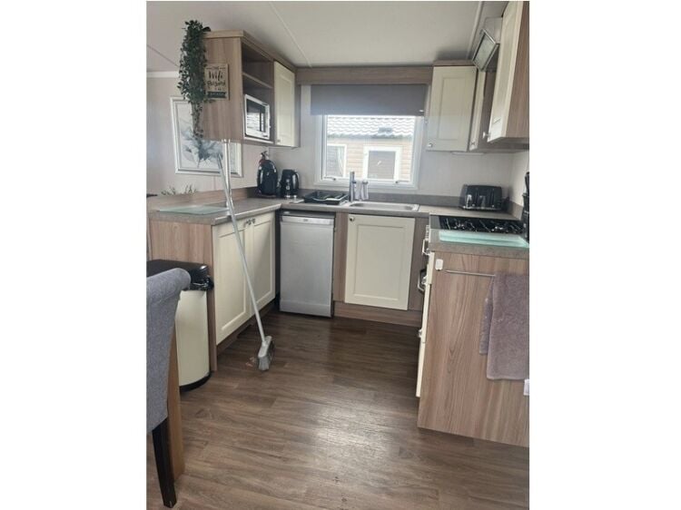 Clean Sweep Opportunity – Flexible Cleaning Services Business Photo 2