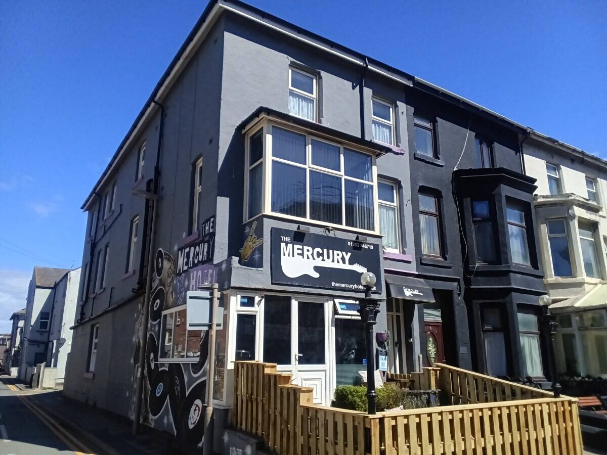 Freehold Licensed Themed Hotel Guest House Bed & Breakfast Blackpool Lancashire North West For Sale Photo 2
