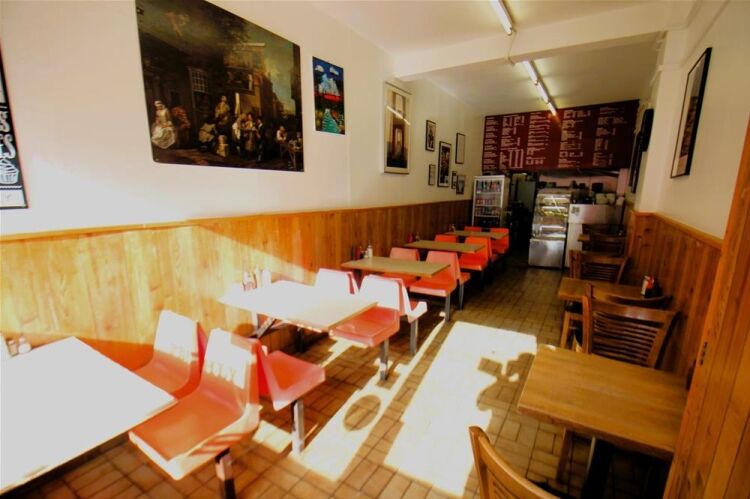 LEASEHOLD
CAFÉ WITH 2 BED FLAT Photo 2