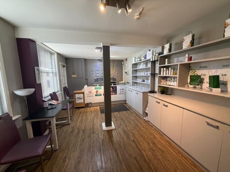 COMMERCIAL PREMISES TO LET IN THE HEART OF HITCHIN