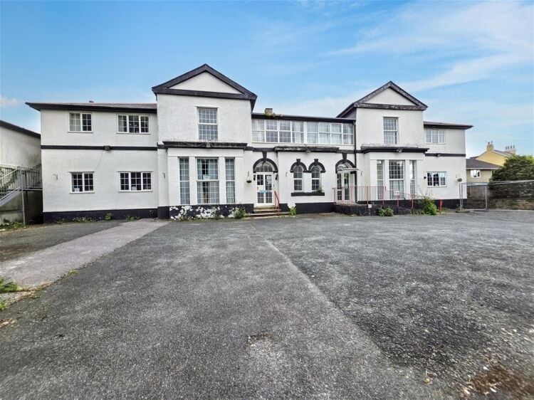 Auction Lot: Virtual Freehold - Former care home suitable for alternative use (STP) For Sale Photo 2