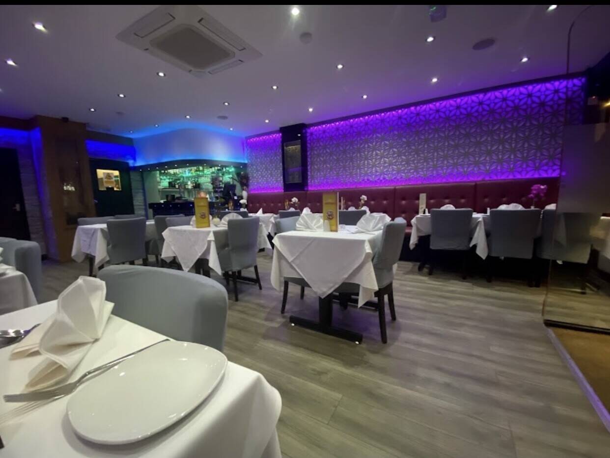 Restaurant & flat for sale Long Lease Leyton London Photo 3