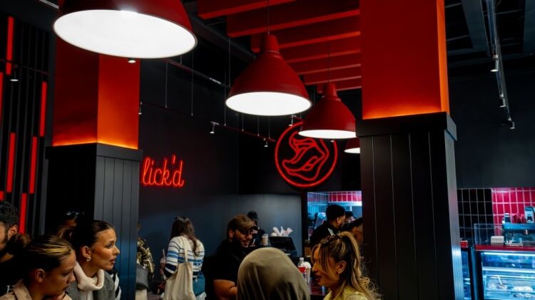 Vibrant Food Business in One of Manchester's Busiest Leisure Areas Photo 2