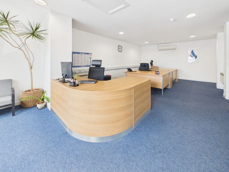 Bright, modern office space in prime Elgin location