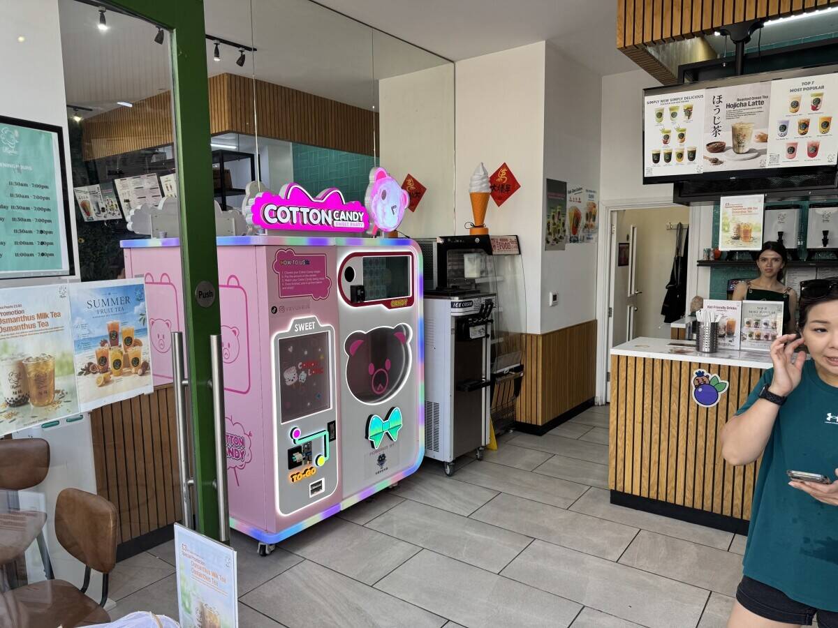 Bubble tea  shop sale in Richmond town Centre Photo 2