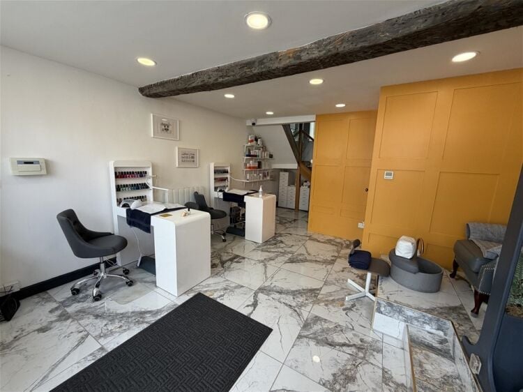 Vacant Unit For Sale in Doncaster
