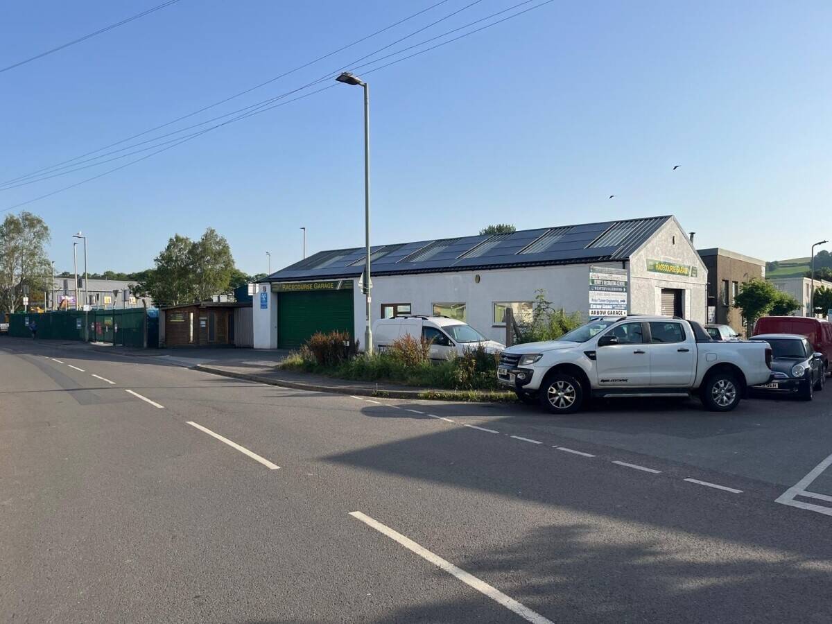4 Ramp Freehold Garage 