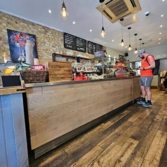 RIVERSIDE CAFÉ / COFFEE SHOP FOR SALE – WANDSWORTH / BARNES Photo 2