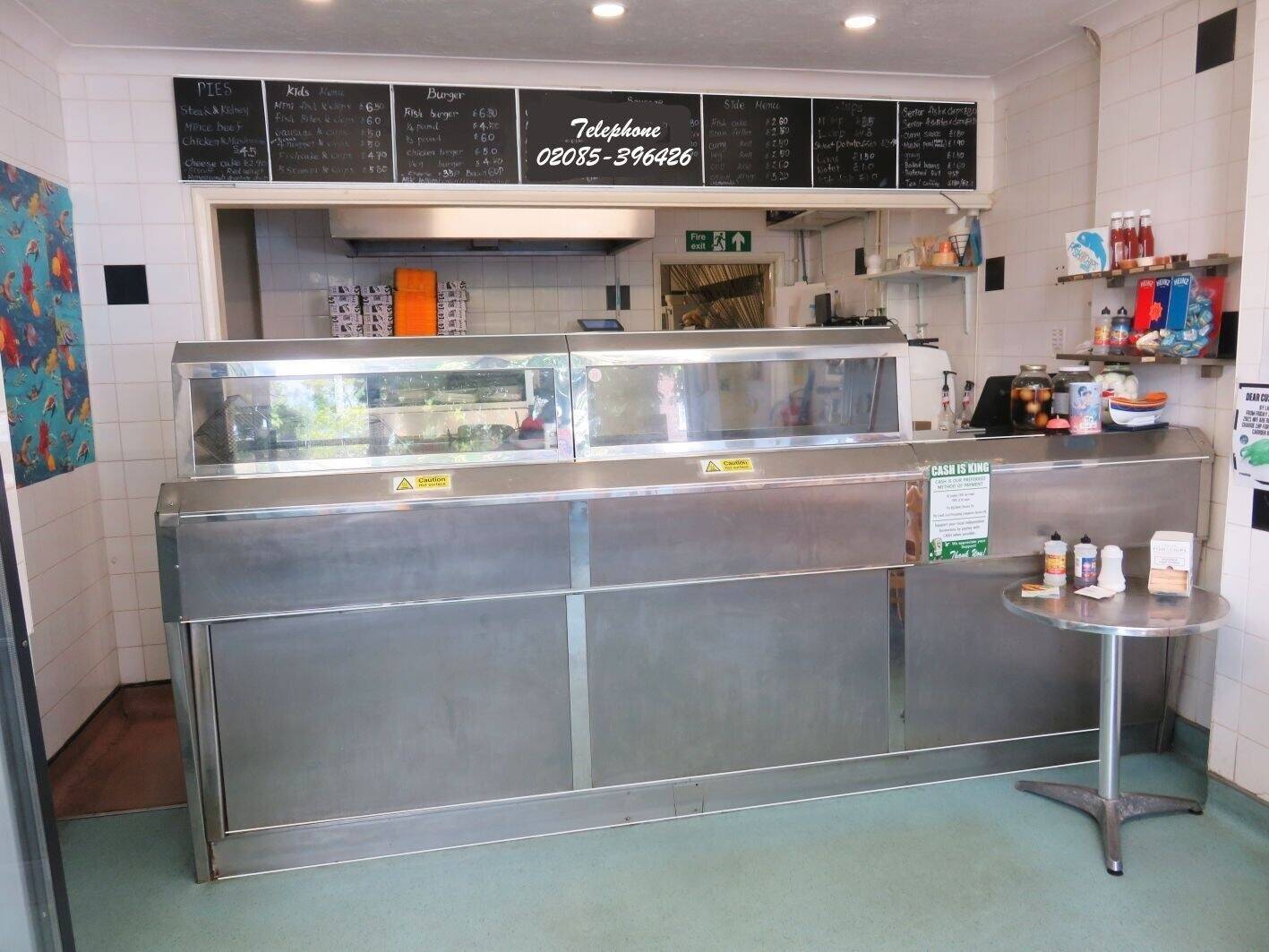 FIRMLY ESTABLISHED FISH & CHIP SHOP WITH 3 BEDROOM ACCOMMODATION IN CHARMING COASTAL TOWN Photo 2