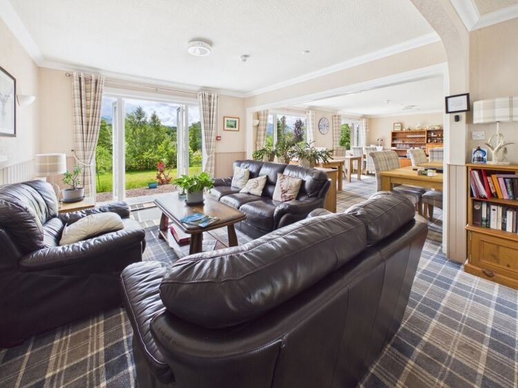 Highland Guest House with views, lifestyle change and growth potential Photo 2
