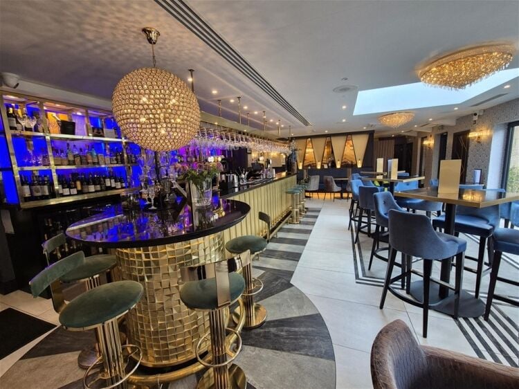 Licenced Trade, Pubs & Clubs For Sale in Leeds Photo 2
