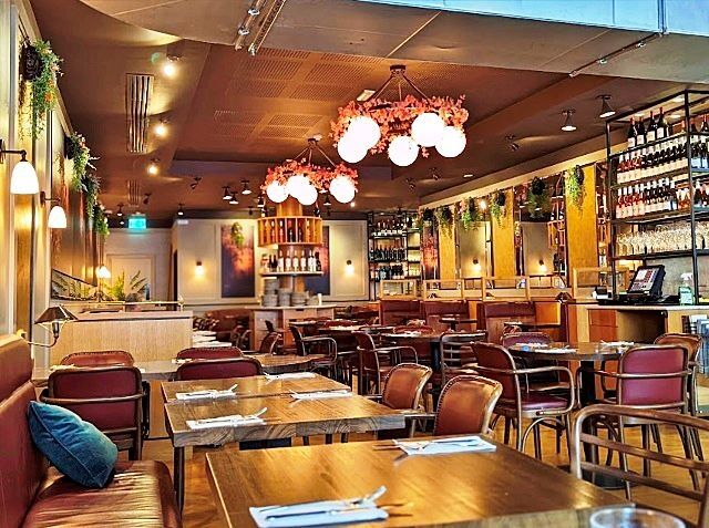 Immaculate High Class Licensed Mediterranean Café  /   Restaurant for Sale