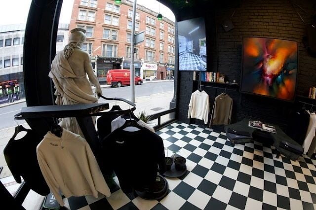Trendy Luxary Barbers Shop for Sale