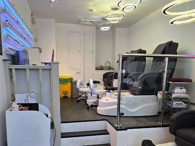 Prominent Beauty Salon for Sale Photo 2