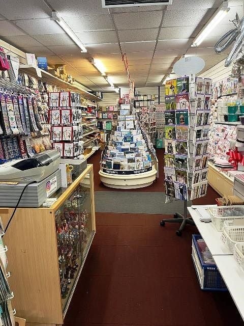 Cake Decorating, Cards, Gifts And Party Balloon Shop for Sale Photo 2