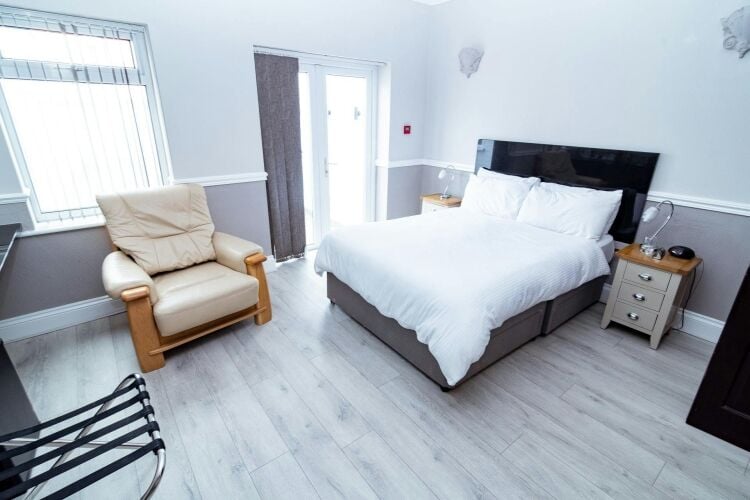 Fully Refurbished HMO Investment Property Occupying Prominent Position with Future Development Potential s.t.p.p. Photo 2